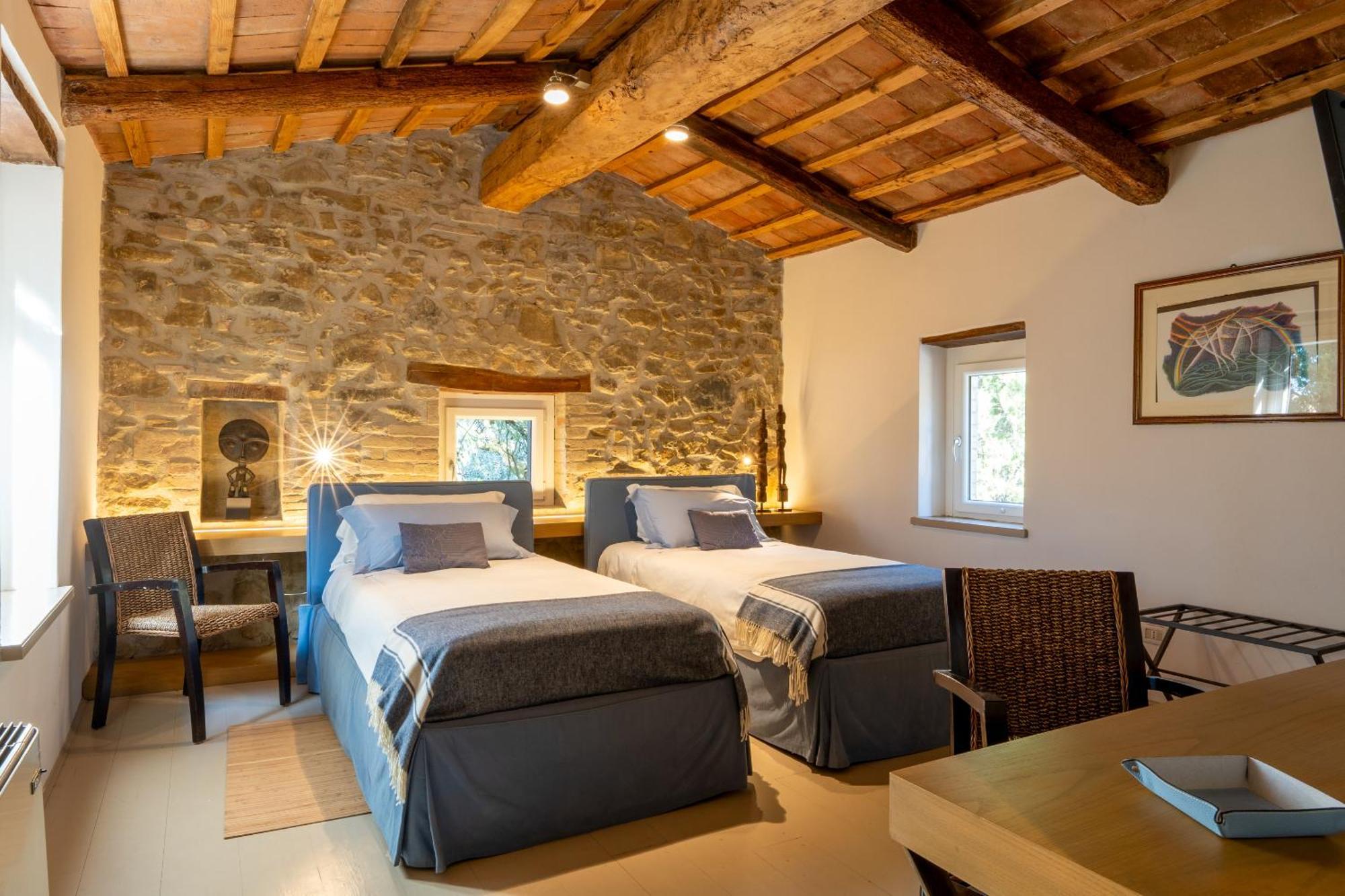 ペルージャ Relais Casamassimaヴィラ 部屋 写真
