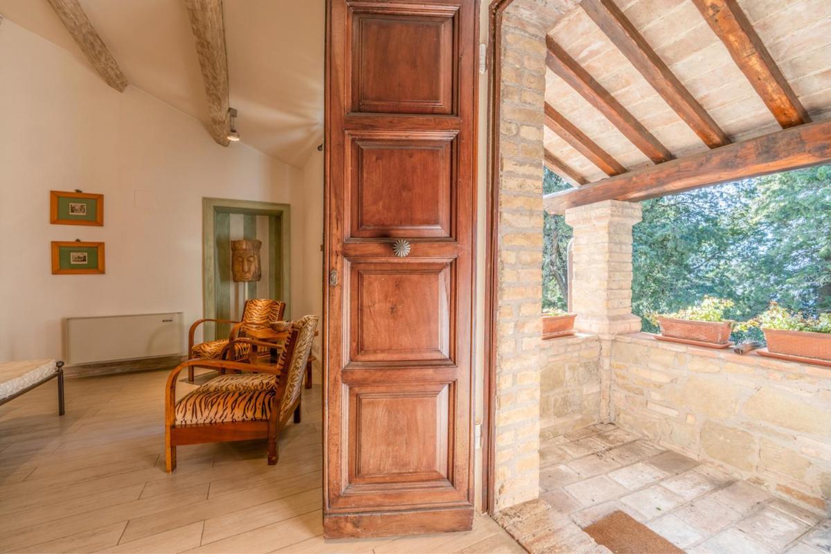 ペルージャ Relais Casamassimaヴィラ 部屋 写真