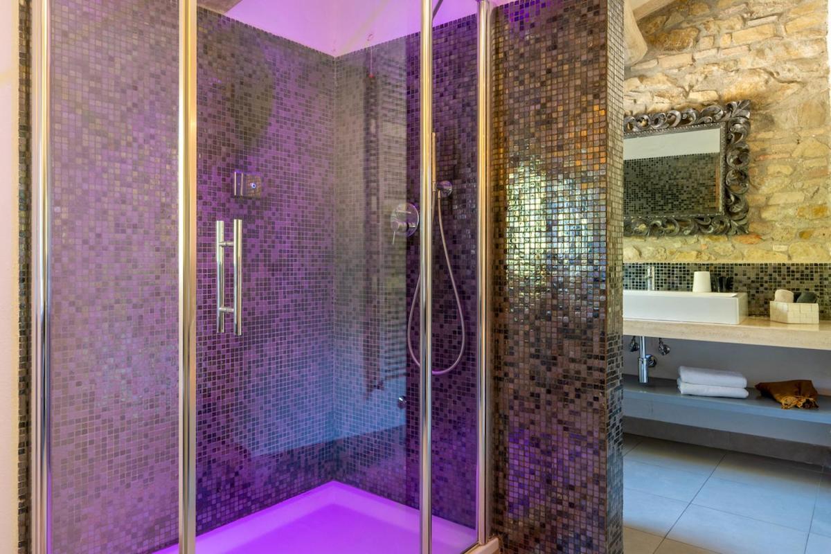 ペルージャ Relais Casamassimaヴィラ 部屋 写真