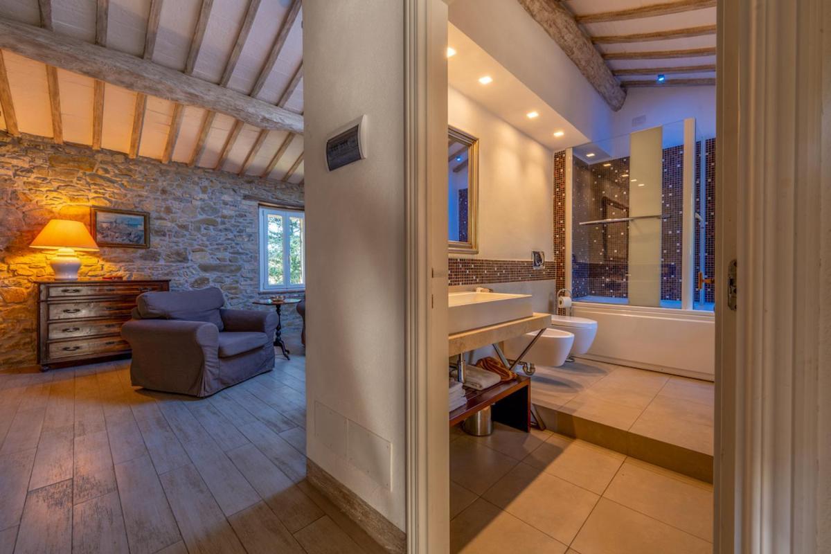 ペルージャ Relais Casamassimaヴィラ 部屋 写真